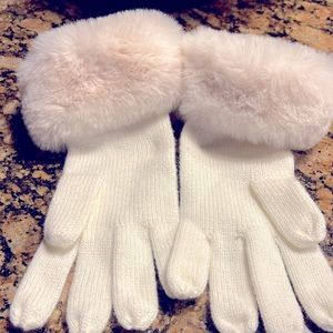 NWOT Women’s LC Lauren Conrad Faux Fur Trimmed white Gloves